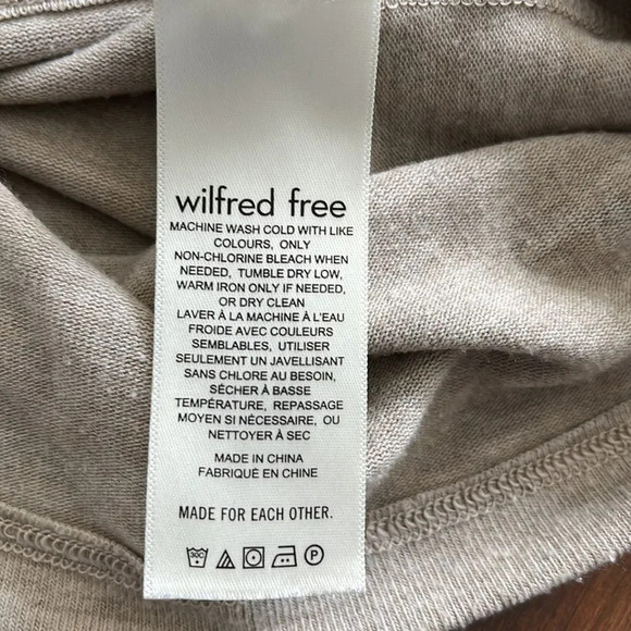 Aritzia Long  Sleeve Top - Picture 6 of 9